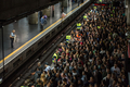 ブラジル・サンパウロ（Sao Paulo）の地下鉄セ（Se）駅、夕方のラッシュアワーは東京も顔負けの大混雑だ（2012年6月6日撮影）。(c)AFP/Yasuyoshi Chiba
