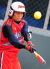 打席に立つ乾絵美（%%Emi Inui%%）。（2008年8月17日撮影）(c)AFP/Frederic J. BROWN