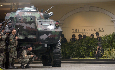 フィリピンの立てこもり事件、協力者の捜査を開始