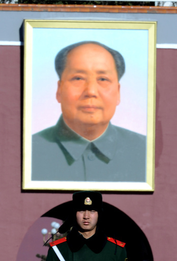 毛沢東・生誕120周年、中国世論は「過ちより功績」評価