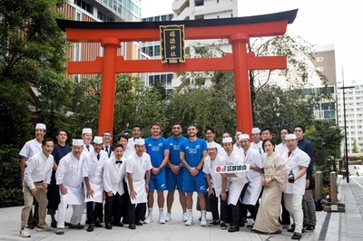 オールブラックスが都内に登場、ファンサービスも ラグビーW杯