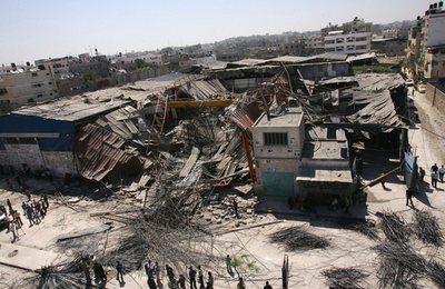 継続するガザ地区への空爆、工場2か所が標的 - パレスチナ自治区