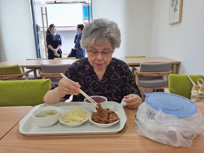 上海市、住宅団地内の養老施設を整備