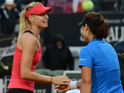 シャラポワが李娜下し2連覇を飾る、イタリア国際