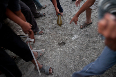 首都近郊の反体制派拠点に猛攻、12日の「虐殺」は否定 シリア政府