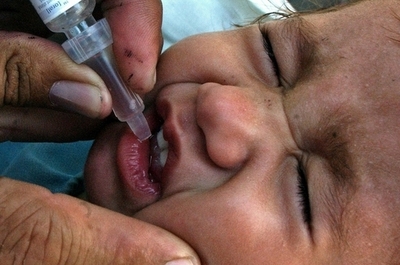 パキスタンでポリオ患者増加の危険、情勢不安定で予防接種できず