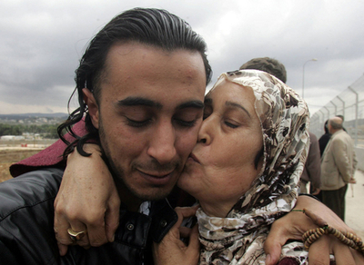 イスラエル、パレスチナ人429人を釈放