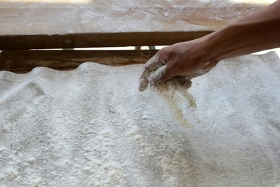 「ネズミ死がい入りパン」写真投稿の男に禁錮18月、ソウル