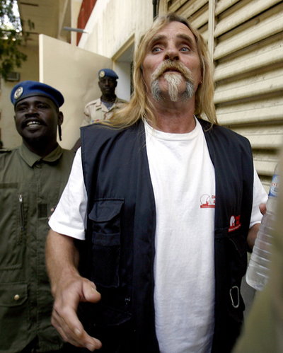 チャド子ども誘拐未遂、フランスの裁判所が「ゾエの箱舟」6人に禁固8年