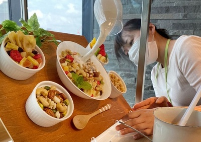 「ピザ」の斜塔に納豆の嵐まで…アイデアと技の食品サンプル展
