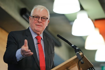 中国、コロナ禍に乗じて世界に強引進出 最後の香港総督