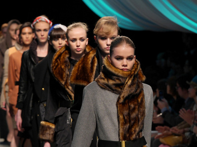 ＜13/14年秋冬東京コレクション＞ドレス＆コー ヒデアキサカグチ