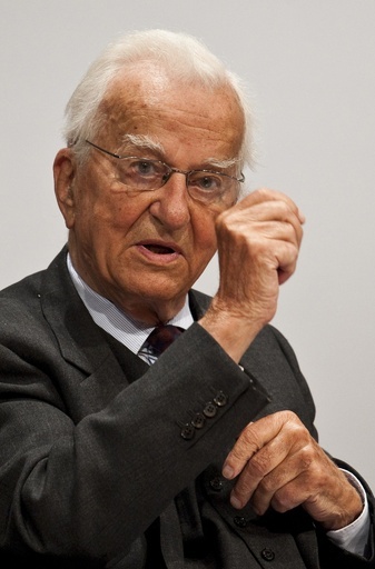 ワイツゼッカー統一ドイツ初代大統領が死去、「歴史の直視」説く