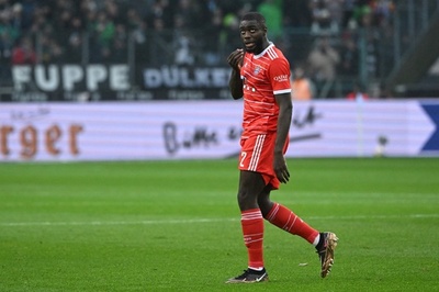 バイエルン、苦手ボルシアMGに黒星 開始数分でウパメカノ退場