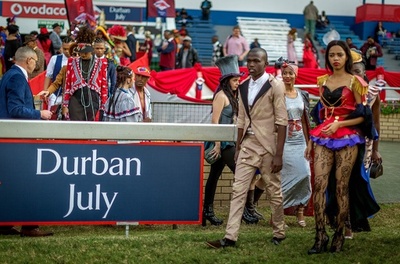 アフリカ最大の競馬で見られるハイファッションの饗宴