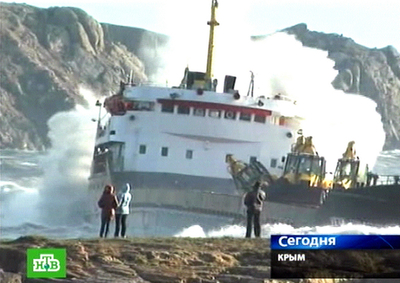 黒海の船舶難破事故で3人の遺体発見　重油流出で環境への影響も