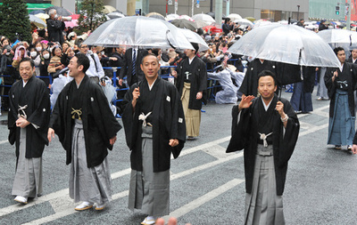 市川猿之助さん、病院搬送 自宅に遺書か、両親は死亡 報道