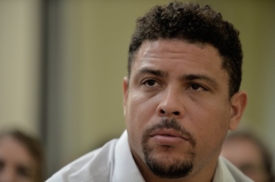 ロナウド氏、ブラジル代表とデモ参加者を称賛