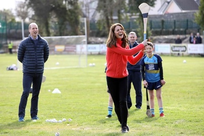 英王子夫妻、アイルランドで伝統スポーツに挑戦 公式訪問終える