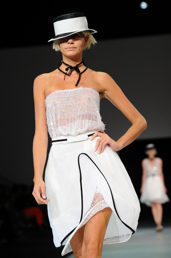 ＜12年春夏ミラノコレクション＞エンポリオ アルマーニ