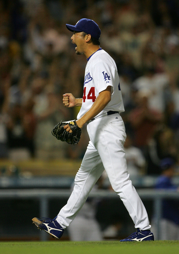 斉藤隆 今季23セーブ目を挙げる