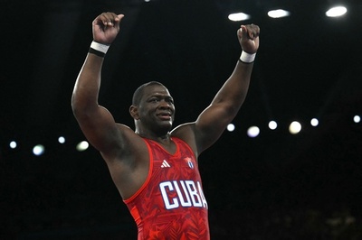 ロペスヌニェスが前人未到の5連覇、パリ五輪レスリング男子