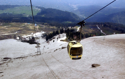 印カシミールでゴンドラが地面に激突、7人死亡