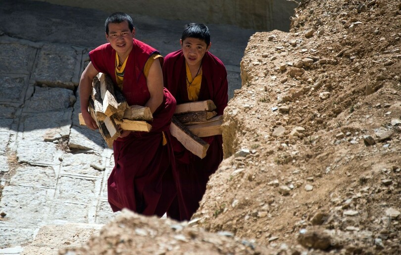 チベット仏教寺院の日常風景、中国・雲南省