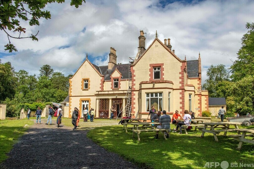 ウクライナから避難 北アイルランドのヒンズー教一派の島