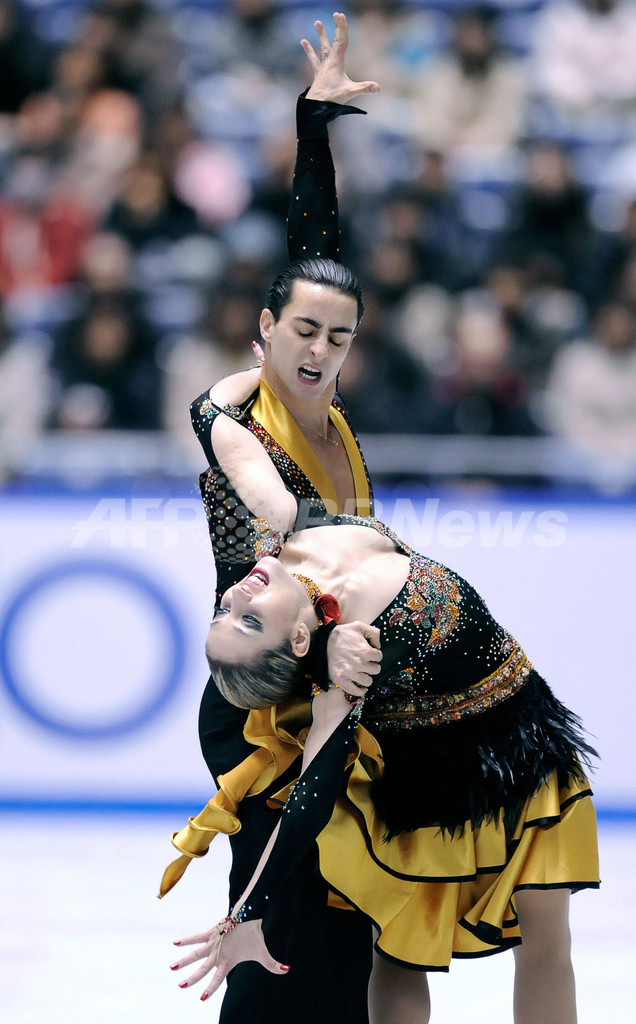 ファイエラ／スカリ組が規定で首位、フィギュアGP第6戦