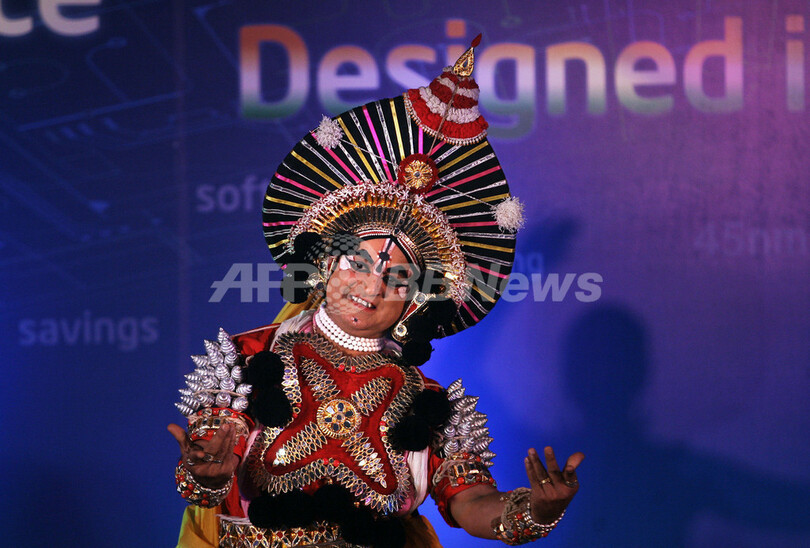 インテル、初の6コアCPU「Xeon 7400」シリーズ