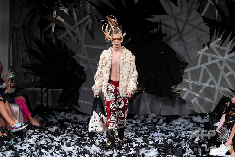 チャールズ皇太子とコラボ エコを追求するvin Omiのイラクサを使った新作 写真16枚 国際ニュース Afpbb News チャールズ皇太子とコラボ エコを追求するvin Omiのイラクサを使った新作 写真16枚 国際ニュース Afpbb News