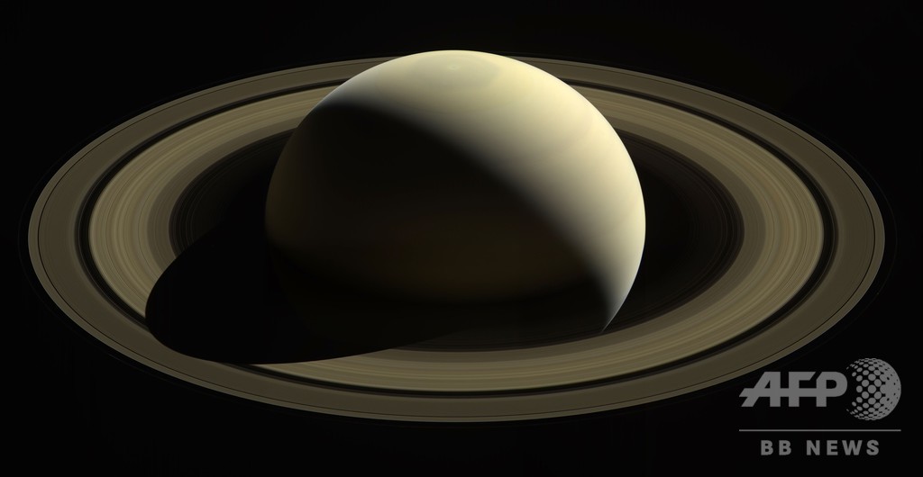 土星の輪、1000万から1億年前に形成 研究 土星の輪、1000万から1億年前に形成 研究