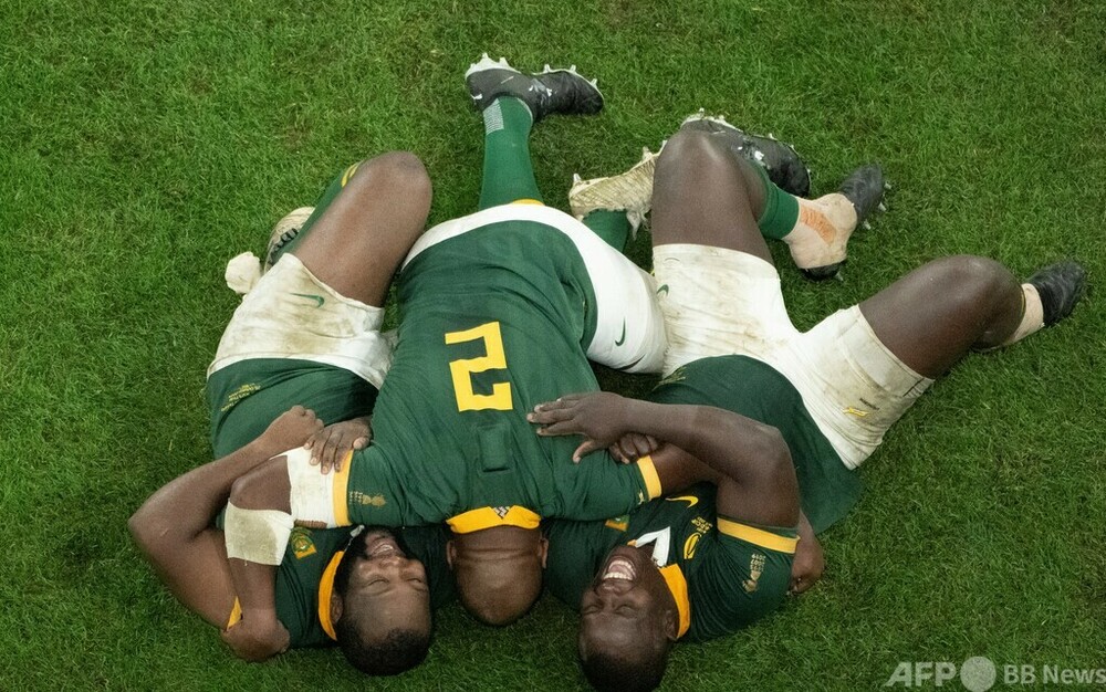 希少】フランスラグビーチームヌード写真集“Dieux du Stade..