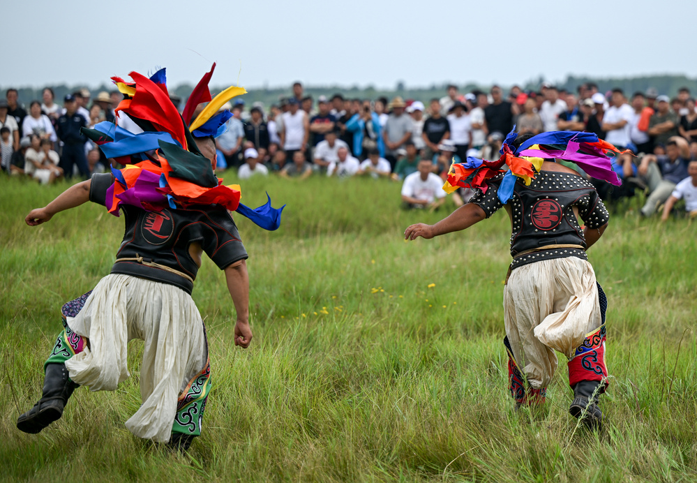 モンゴル族の祭典「ナーダム」に白熱する草原 中国・内モンゴル自治区 写真14枚 国際ニュース：AFPBB News