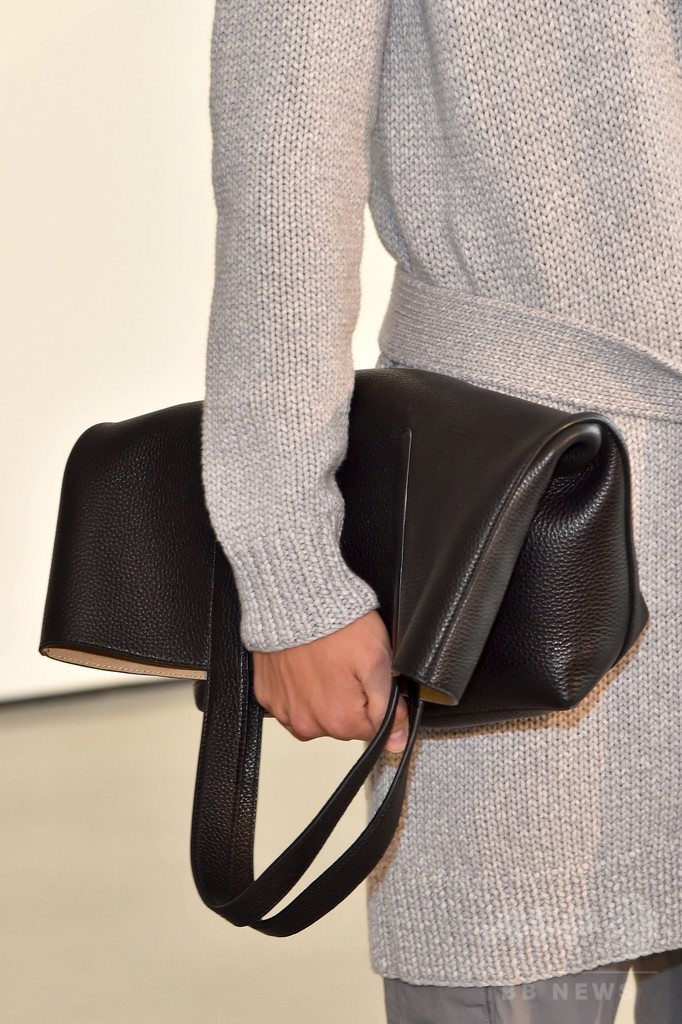 バカンスで楽しむ洗練された着こなし、「マイケル・コース」16年春夏メンズ