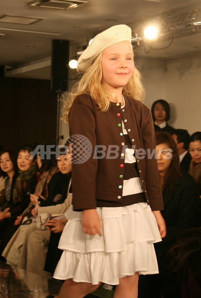 ショコラが子供服に変身、「ショコアンファン コレクション」