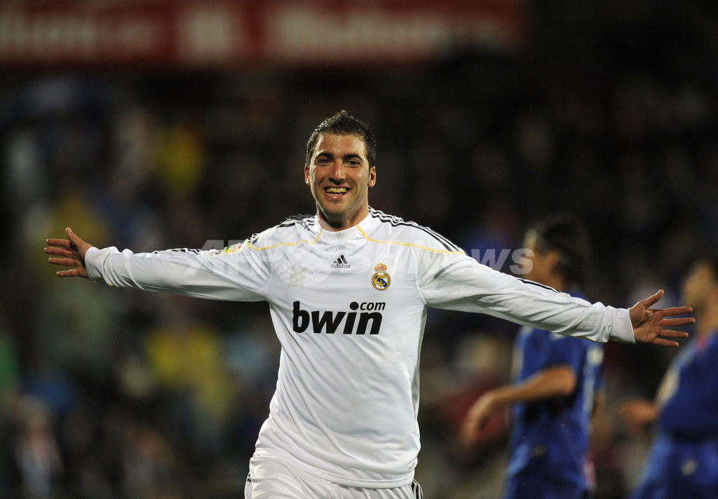 レアル・マドリード10連勝 ロナウドとイグアインが2得点 写真9枚