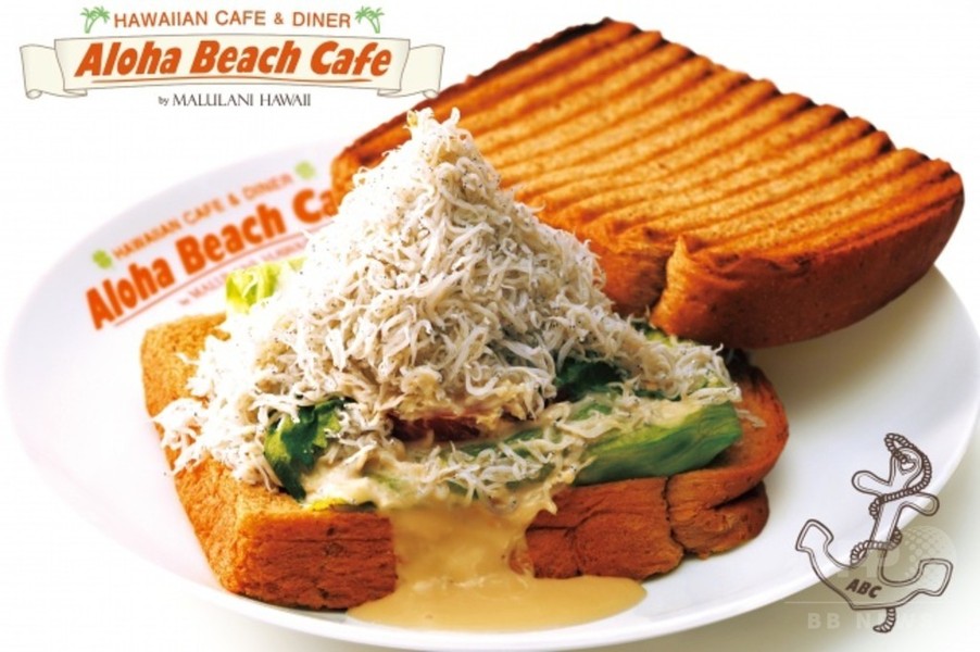 江ノ島「アロハビーチカフェ」でしらすホットサンドはいかが？