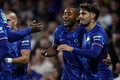 イングランド・フットボールリーグカップ3回戦、チェルシー対バロー。チーム2点目を決めてチームメートと喜ぶチェルシーのクリストファー・エンクンク（右から2人目、2024年9月24日撮影）。(c)Adrian Dennis / AFP