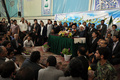 イラン首都テヘラン（Tehran）市内で記者会見する、新大統領に選ばれたハサン・ロウハニ（Hassan Rowhani）師（中央右、2013年6月16日撮影）。(c)AFP/ATTA KENARE
