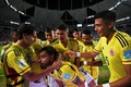 サッカーU-20W杯、グループC、日本対コロンビア。勝ち越しゴールを決めてチームメートと喜ぶトマス・アンヘル（中央下、2023年5月24日撮影）。(c)LUIS ROBAYO / AFP