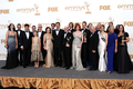 米ロサンゼルス（Los Angeles）で行われた第63回プライムタイム・エミー賞（Primetime Emmy Awards）授賞式で連続ドラマ部門の作品賞を受賞した「MAD MEN　マッドメン（Mad Men）」のキャストとスタッフら（2011年9月18日撮影）。(c)AFP/Getty Images/Frazer Harrison