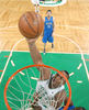 08-09NBA東カンファレンスプレーオフ準決勝、ボストン・セルティックス（%%Boston Celtics%%）対オーランド・マジック（%%Orlando Magic%%）第7戦。試合はマジックが101-82でセルティックスを下し、対戦成績を4勝3敗としてカンファレンス決勝に進出した。写真はゴール下から得点を狙うセルティックスのグレン・デイビス（%%Glen Davis%%）。（2009年5月17日撮影）(c)AFP/Getty Images/NBAE/Brian Babineau