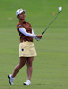 女子ゴルフ、ピュアシルクバハマLPGAクラシック（Pure Silk-Bahamas LPGA Classic 2013）は24日、オーシャンクラブGC（Ocean Club Golf Course）で開幕し、宮里藍（Ai Miyazato）は2アンダーで暫定38位タイにつけた。

4番ホールでショットの行方を見る宮里藍（、2013年5月24日撮影）。(c)AFP/Getty Images/Sam Greenwood