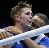 2012年ロンドン五輪ボクシング男子ライトウェルター級、準々決勝で対戦中のフランスのアレクシ・バスティーヌ選手（2012年8月7日撮影）。(c)AFP/Jack GUEZ