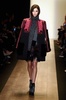 米ニューヨーク市内で発表された「BCBG マックス・アズリア」15/16年秋冬コレクション（2015年2月12日撮影）。(c)AFP/Getty Images/Frazer Harrison