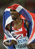 第13回世界陸上大邱大会（13th IAAF World Championships in Athletics Daegu）は4日、男子5000メ－トル決勝が行われ、英国のモハメド・ファラー（Mohammed Farah）が13分23秒36で金メダルを獲得した。

金メダルを獲得し、国旗を手に歓喜するモハメド・ファラー（2011年9月4日撮影）。(c)AFP/ADRIAN DENNIS