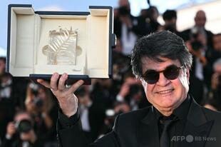 イラン反体制派監督パナヒ氏、カンヌで最高賞受賞後に無事帰国