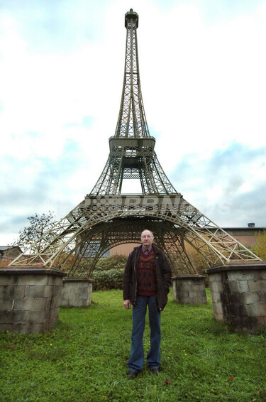 高さ17メートルのエッフェル塔レプリカ、価格は約370万円 写真3枚 国際